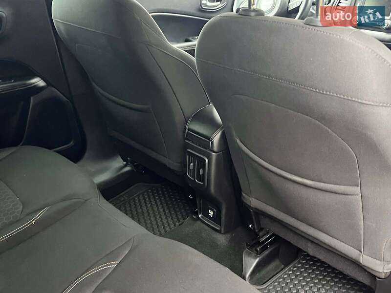 Внедорожник / Кроссовер Jeep Compass 2017 в Киеве фото 30 Внедорожник / Кроссовер Jeep Compass 2017 в Киеве