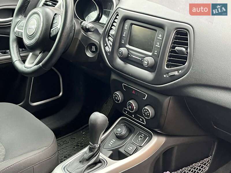 Внедорожник / Кроссовер Jeep Compass 2017 в Киеве фото 34 Внедорожник / Кроссовер Jeep Compass 2017 в Киеве