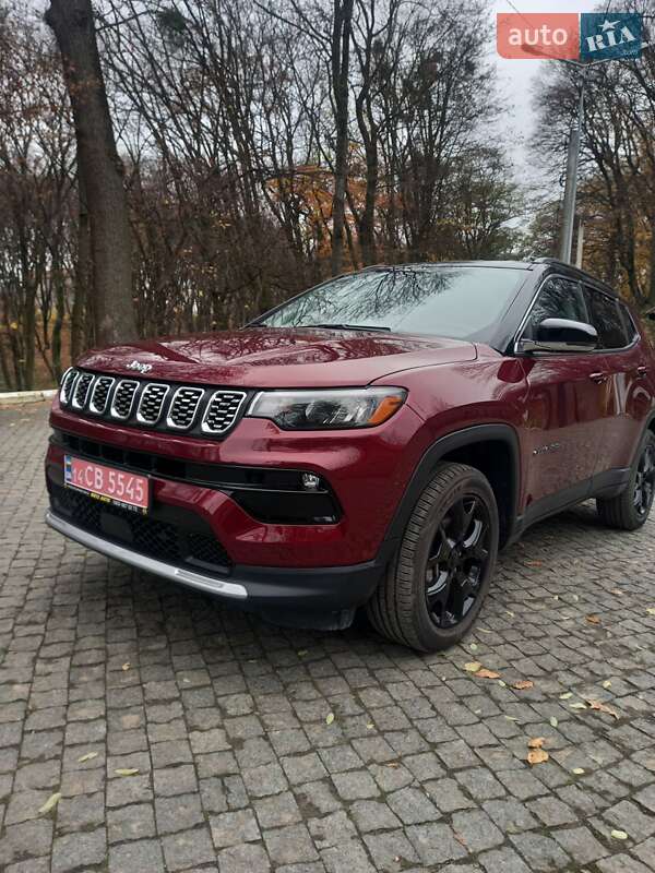 Jeep Compass, photos from the listing