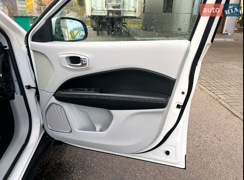 Внедорожник / Кроссовер Jeep Compass 2018 в Черкассах фото 11 Внедорожник / Кроссовер Jeep Compass 2018 в Черкассах