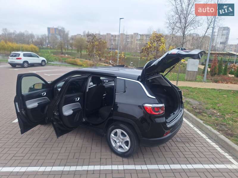 Позашляховик / Кросовер Jeep Compass 2022 в Києві фото 26 Позашляховик / Кросовер Jeep Compass 2022 в Києві