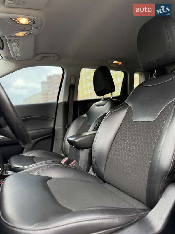Внедорожник / Кроссовер Jeep Compass 2020 в Киеве