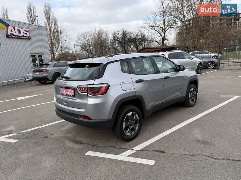 Внедорожник / Кроссовер Jeep Compass 2018 в Киеве