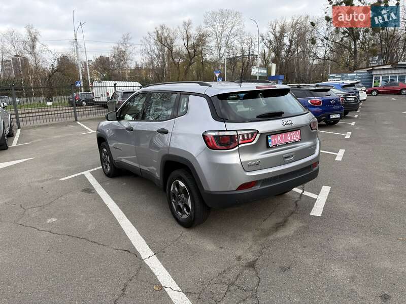 Внедорожник / Кроссовер Jeep Compass 2018 в Киеве