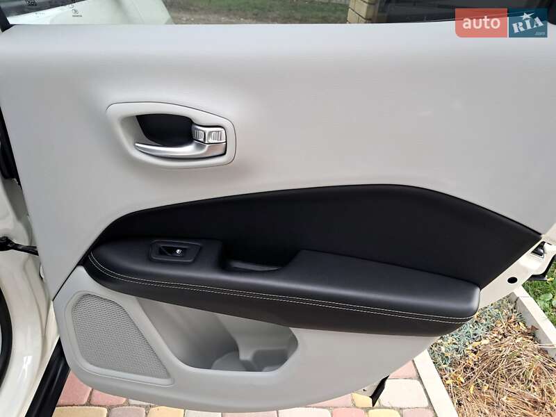 Позашляховик / Кросовер Jeep Compass 2018 в Черкасах фото 26 Позашляховик / Кросовер Jeep Compass 2018 в Черкасах