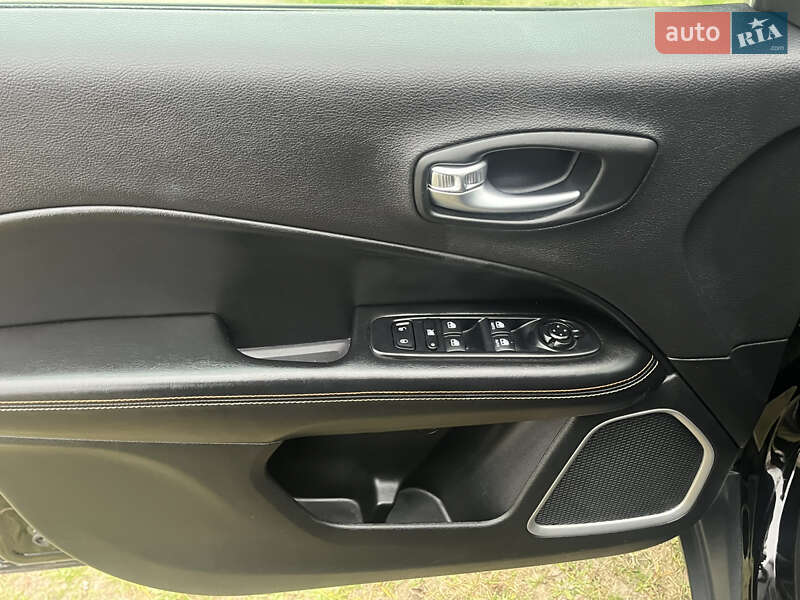 Позашляховик / Кросовер Jeep Compass 2018 в Броварах фото 27 Позашляховик / Кросовер Jeep Compass 2018 в Броварах