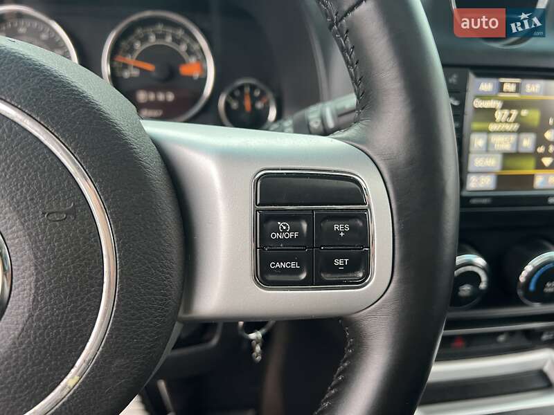 Внедорожник / Кроссовер Jeep Compass 2015 в Богуславе