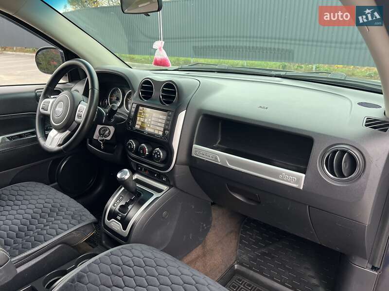 Внедорожник / Кроссовер Jeep Compass 2015 в Богуславе