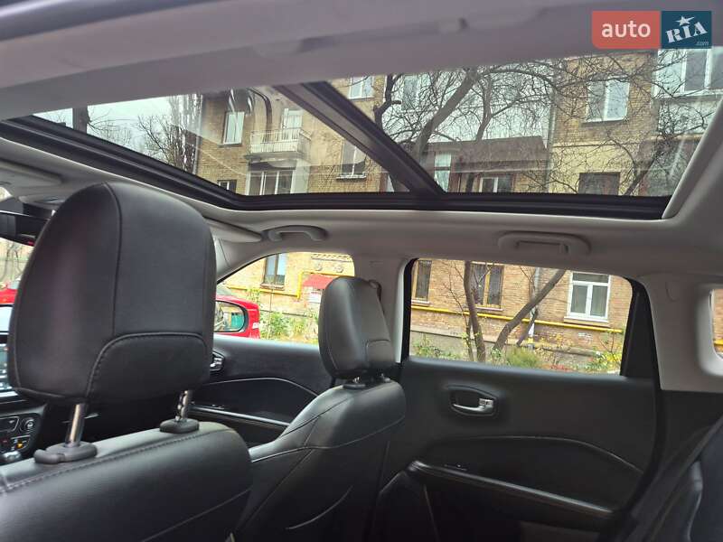 Внедорожник / Кроссовер Jeep Compass 2018 в Киеве фото 37 Внедорожник / Кроссовер Jeep Compass 2018 в Киеве