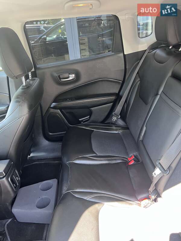 Внедорожник / Кроссовер Jeep Compass 2017 в Ужгороде