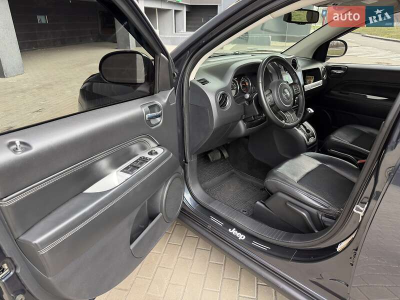Внедорожник / Кроссовер Jeep Compass 2014 в Киеве