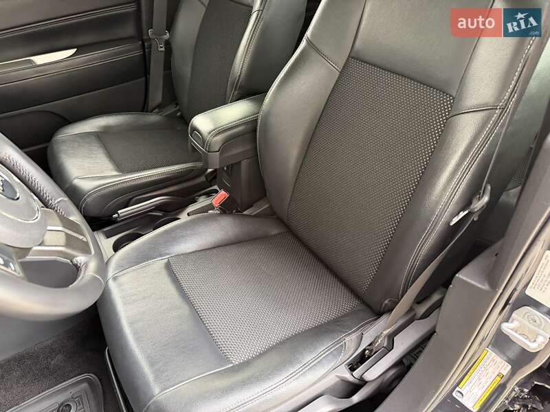 Внедорожник / Кроссовер Jeep Compass 2014 в Киеве