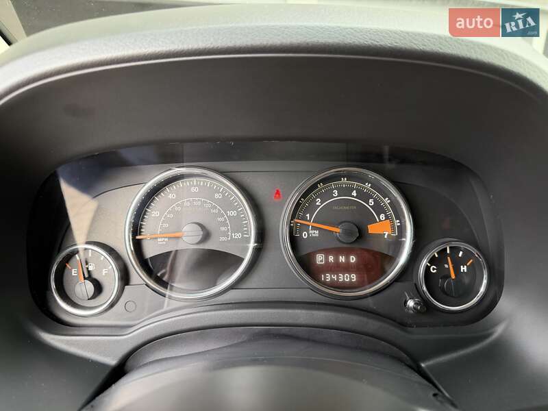 Внедорожник / Кроссовер Jeep Compass 2014 в Киеве