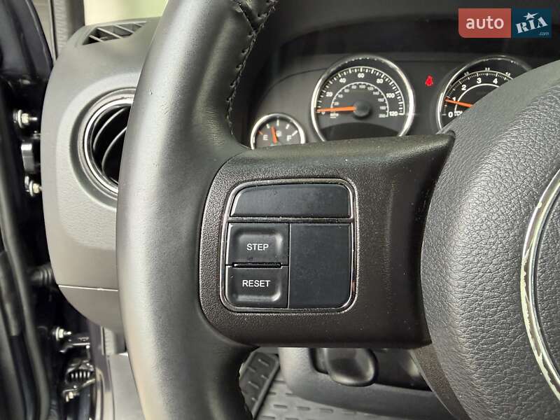 Внедорожник / Кроссовер Jeep Compass 2014 в Киеве