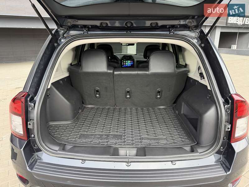 Внедорожник / Кроссовер Jeep Compass 2014 в Киеве