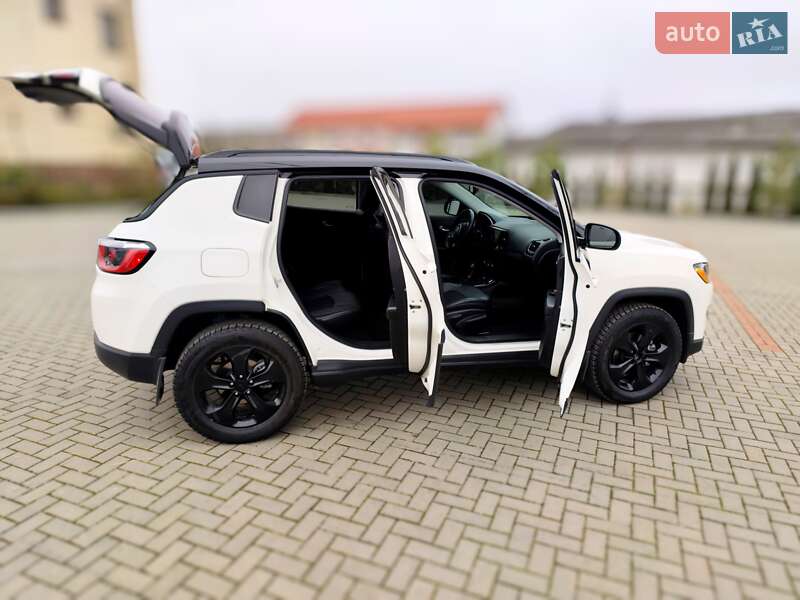 Позашляховик / Кросовер Jeep Compass 2018 в Золочеві