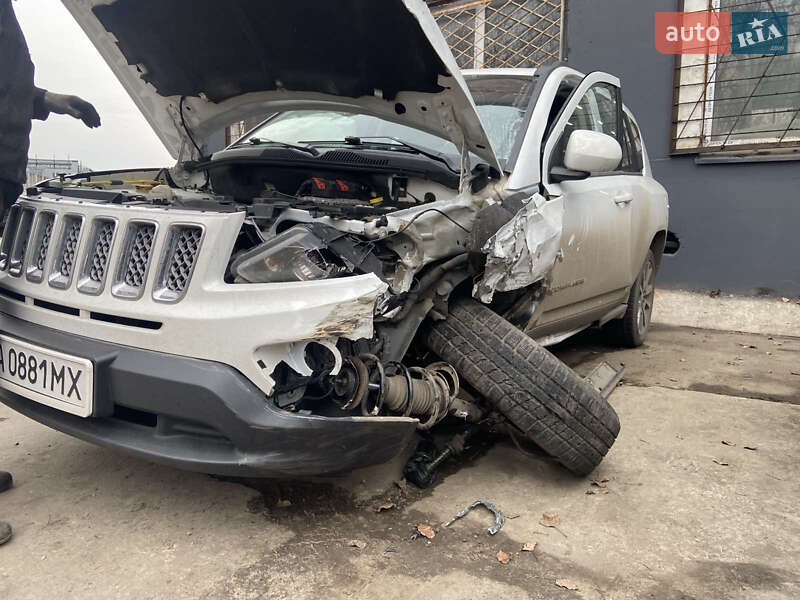 Внедорожник / Кроссовер Jeep Compass 2013 в Киеве фото 12 Внедорожник / Кроссовер Jeep Compass 2013 в Киеве