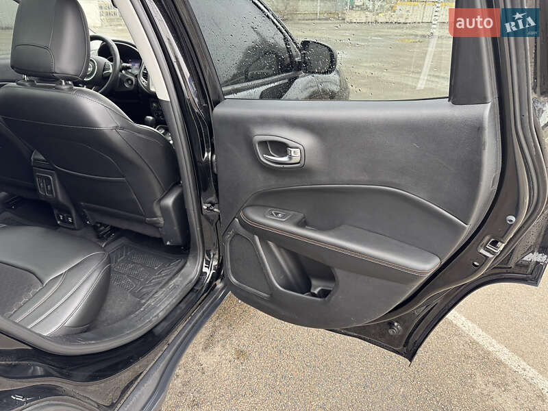 Внедорожник / Кроссовер Jeep Compass 2018 в Днепре