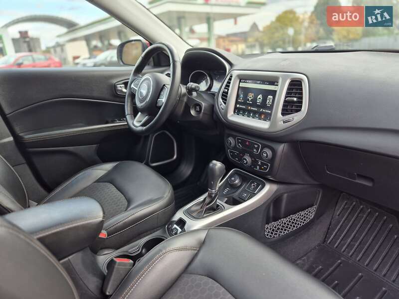 Внедорожник / Кроссовер Jeep Compass 2017 в Житомире