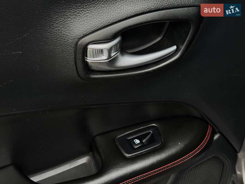 Внедорожник / Кроссовер Jeep Compass 2020 в Ровно