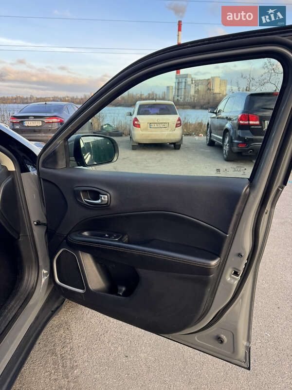 Внедорожник / Кроссовер Jeep Compass 2020 в Киеве фото 16 Внедорожник / Кроссовер Jeep Compass 2020 в Киеве