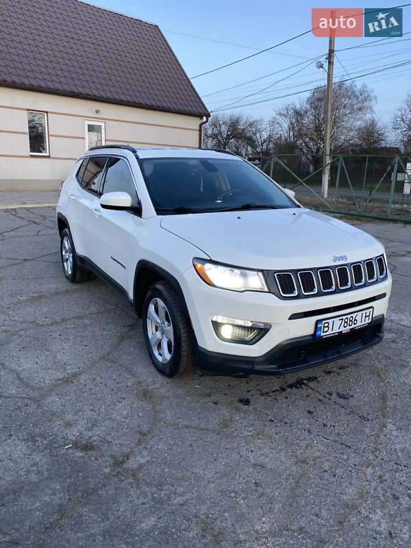 Внедорожник / Кроссовер Jeep Compass 2017 в Лохвице