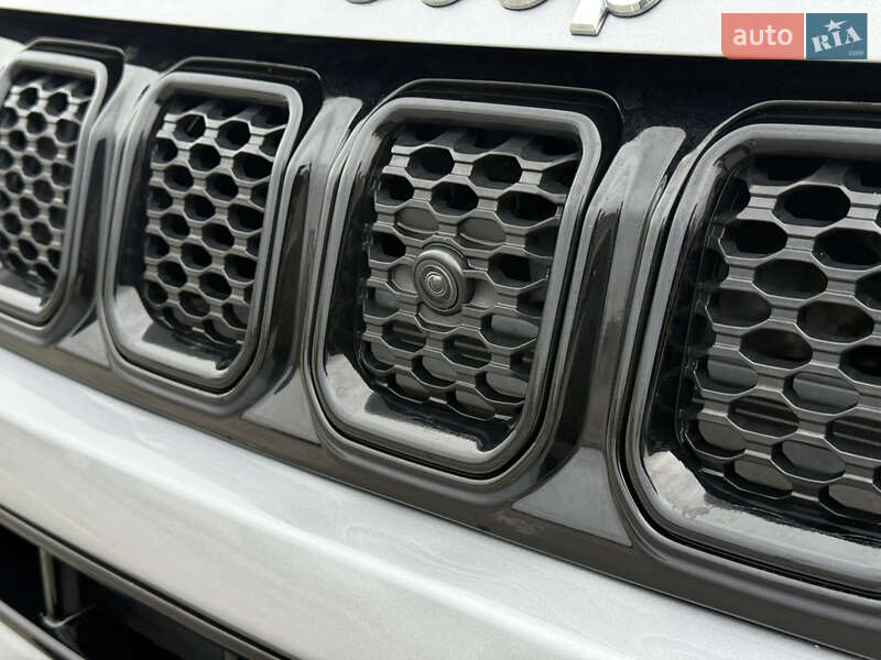 Внедорожник / Кроссовер Jeep Compass 2021 в Киеве