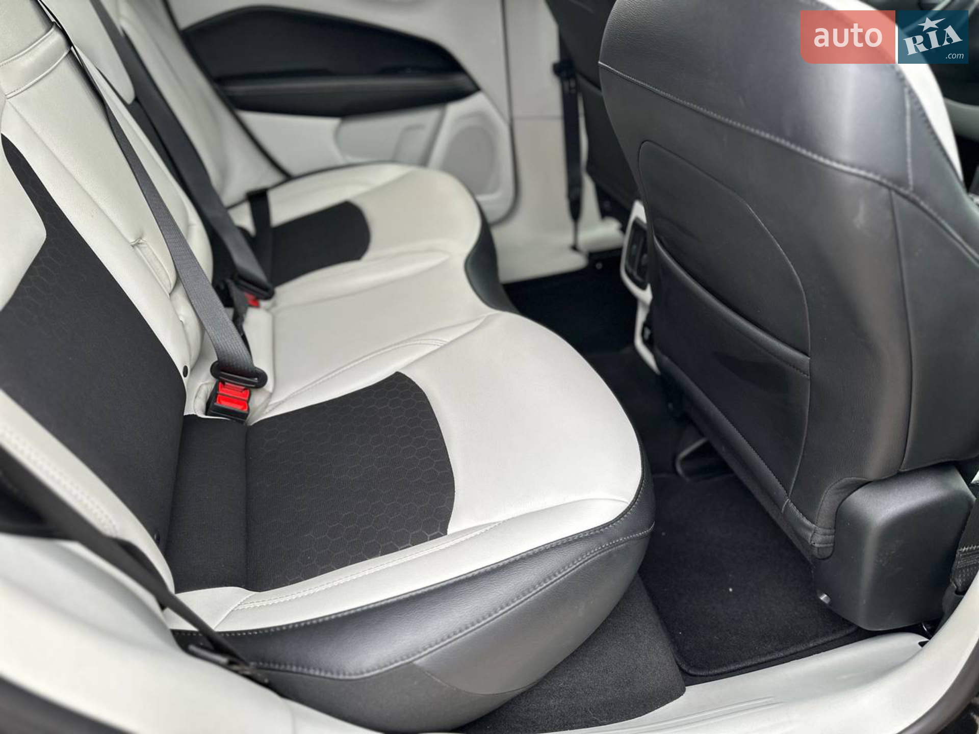 2018 Jeep Compass - мініатюра 24