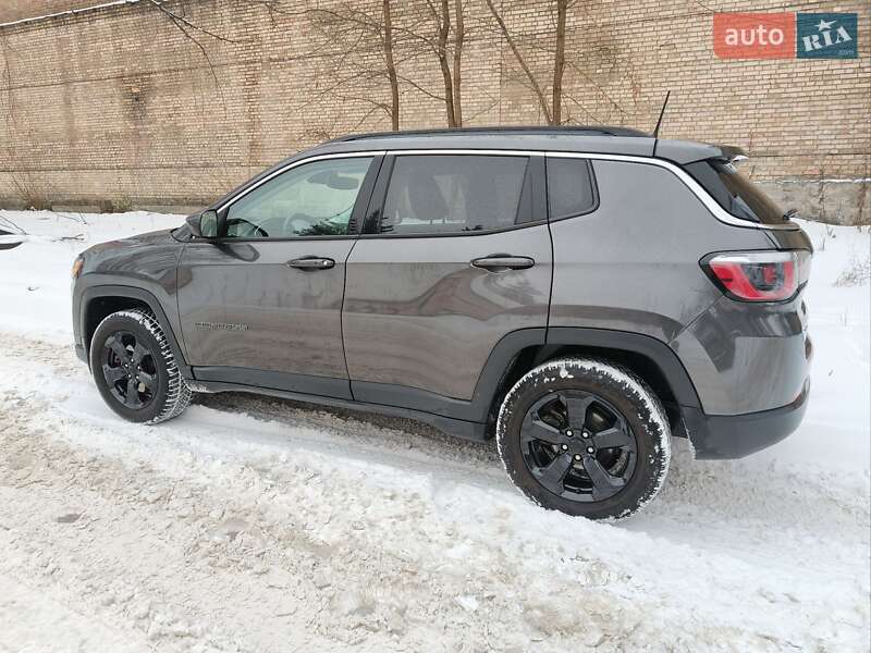 Внедорожник / Кроссовер Jeep Compass 2017 в Киеве