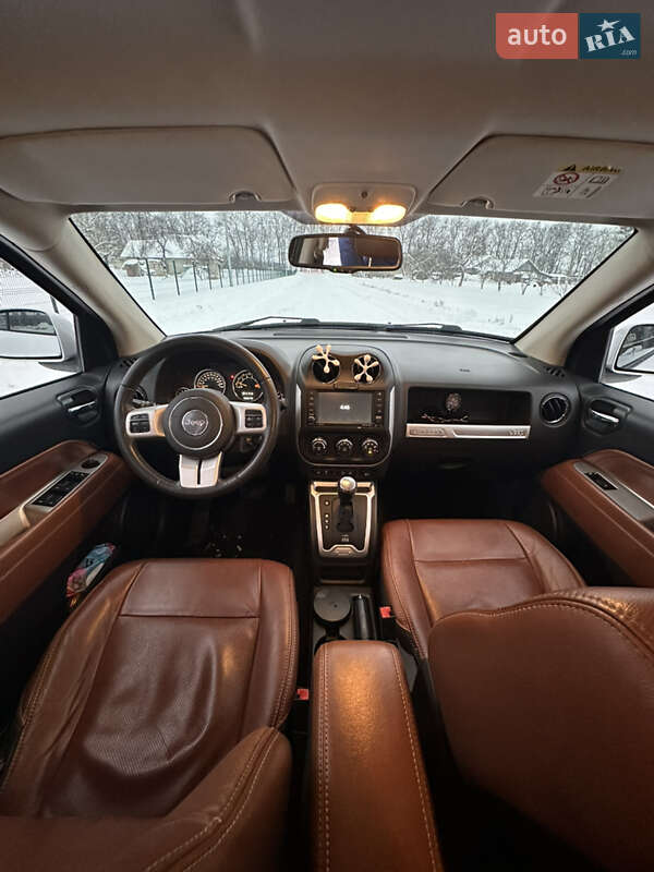 Внедорожник / Кроссовер Jeep Compass 2013 в Городке