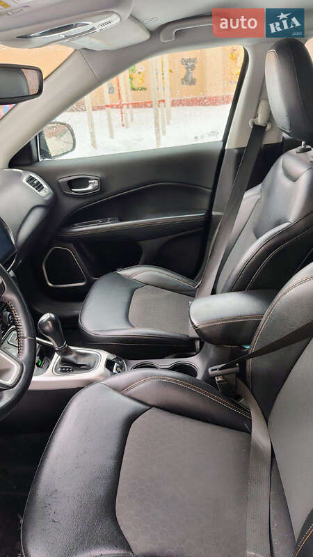 Внедорожник / Кроссовер Jeep Compass 2018 в Ромнах фото 8 Внедорожник / Кроссовер Jeep Compass 2018 в Ромнах