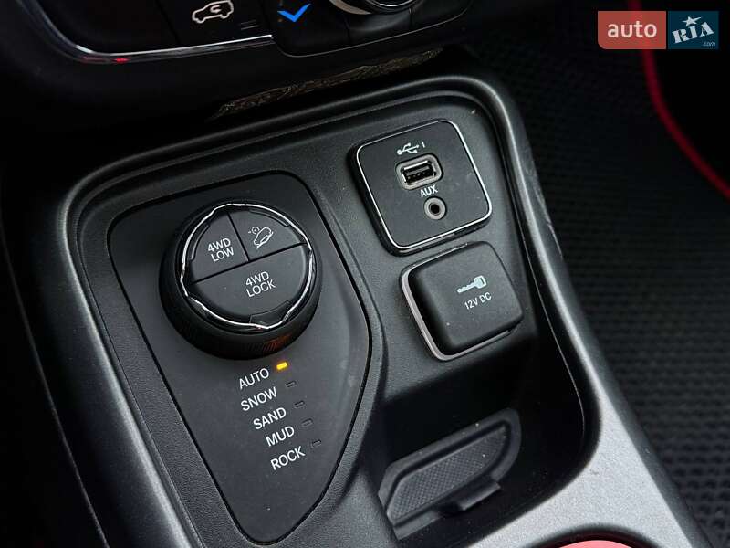 Внедорожник / Кроссовер Jeep Compass 2020 в Киеве