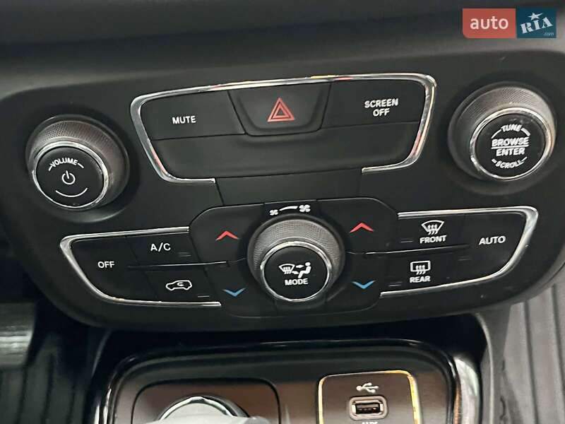 Внедорожник / Кроссовер Jeep Compass 2017 в Киеве