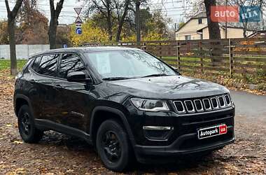 Внедорожник / Кроссовер Jeep Compass 2017 в Киеве