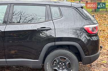 Внедорожник / Кроссовер Jeep Compass 2017 в Киеве