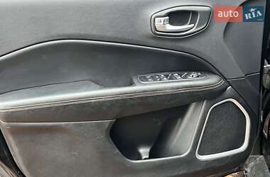 Внедорожник / Кроссовер Jeep Compass 2017 в Киеве