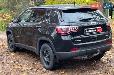 Внедорожник / Кроссовер Jeep Compass 2017 в Киеве
