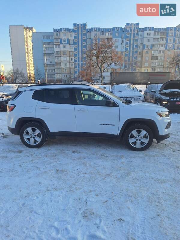 Внедорожник / Кроссовер Jeep Compass 2022 в Киеве