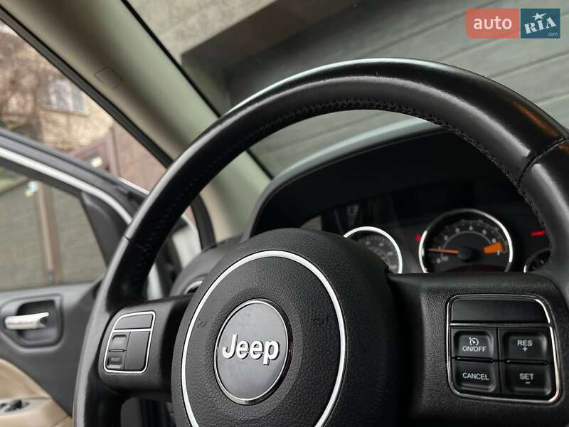 Внедорожник / Кроссовер Jeep Compass 2013 в Николаеве