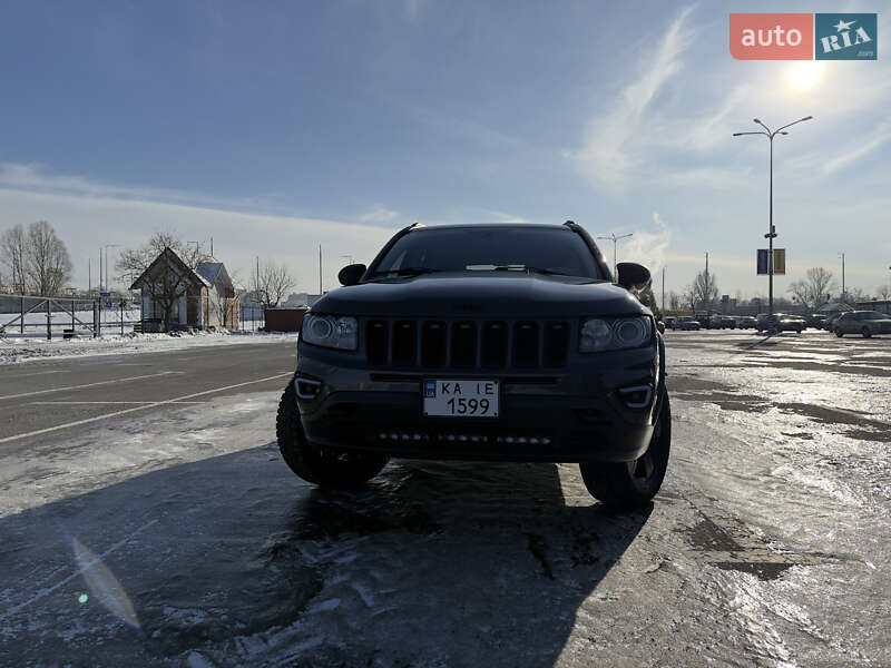 Внедорожник / Кроссовер Jeep Compass 2016 в Киеве