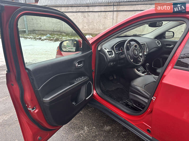 Внедорожник / Кроссовер Jeep Compass 2017 в Киеве