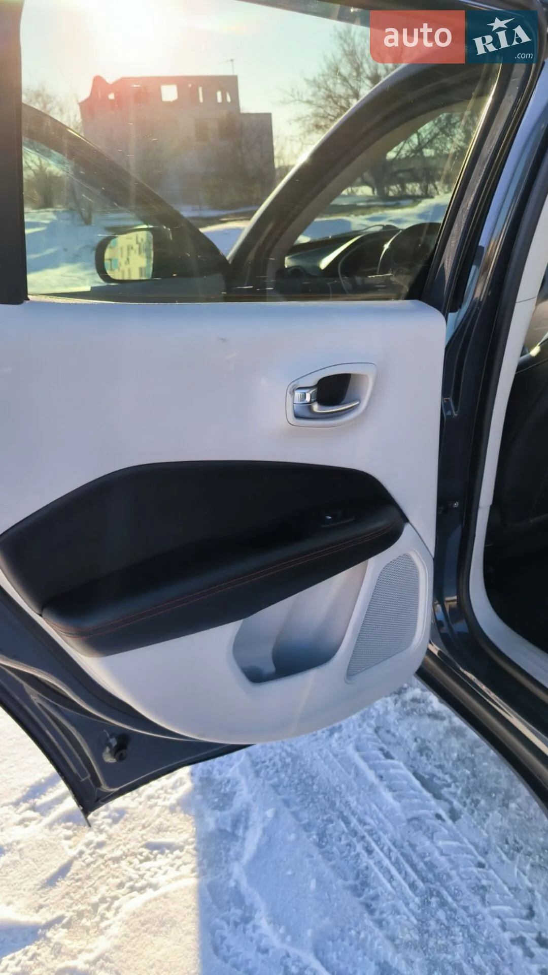 2017 Jeep Compass - мініатюра 23