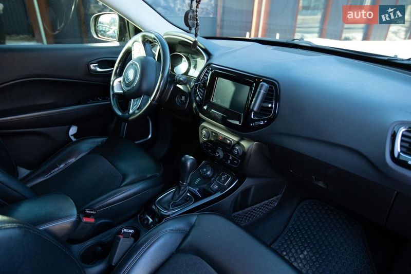 Внедорожник / Кроссовер Jeep Compass 2018 в Чернигове