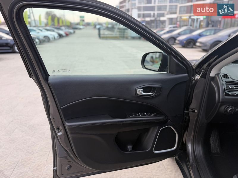 Внедорожник / Кроссовер Jeep Compass 2019 в Львове