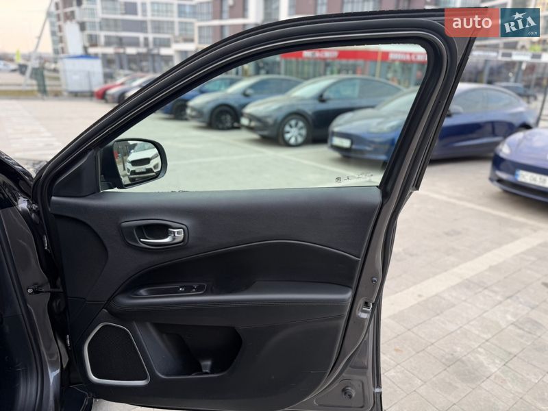 Внедорожник / Кроссовер Jeep Compass 2019 в Львове