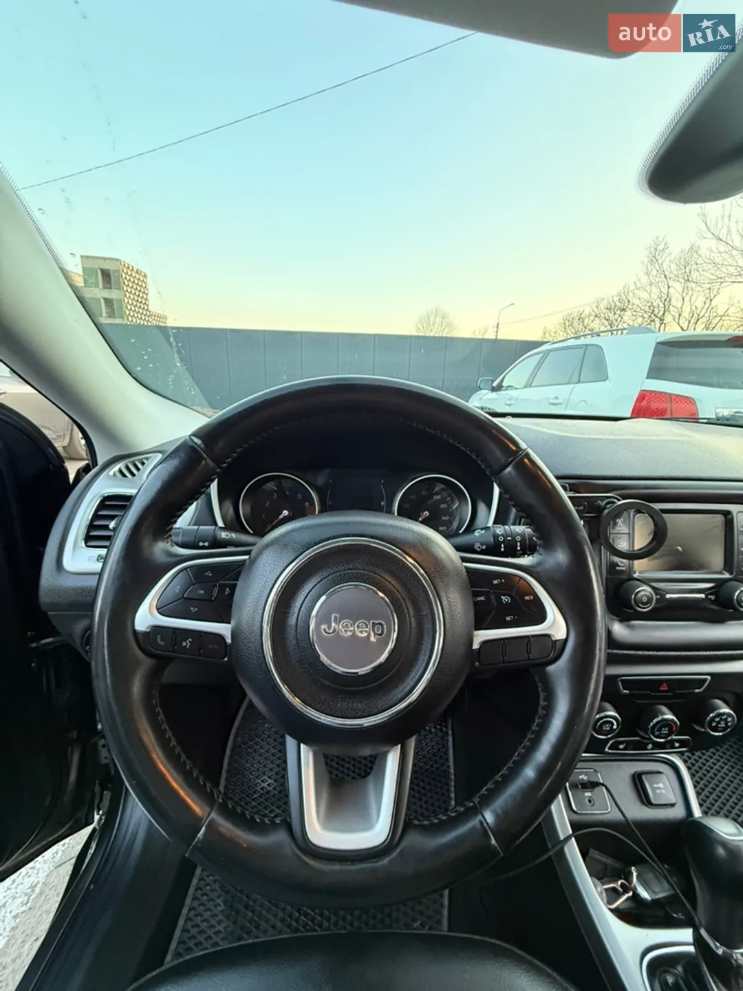 2017 Jeep Compass - мініатюра 16