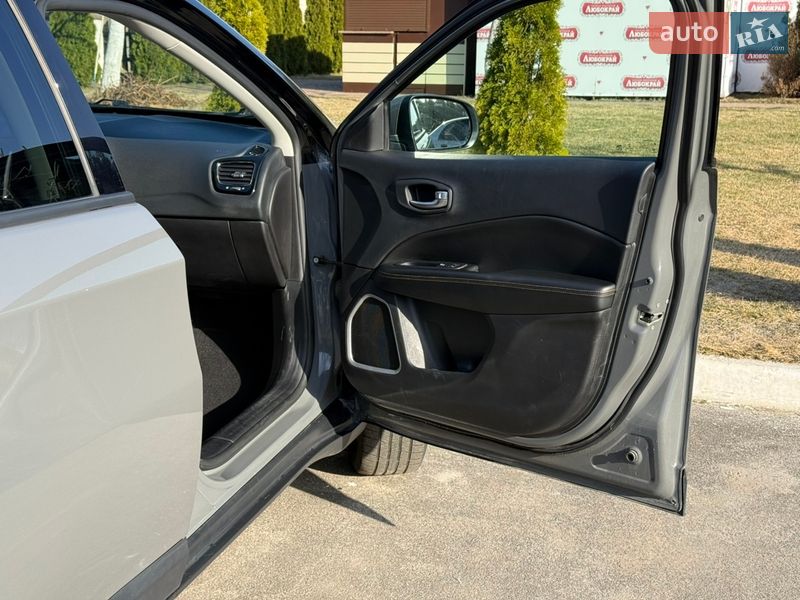 Внедорожник / Кроссовер Jeep Compass 2019 в Киеве