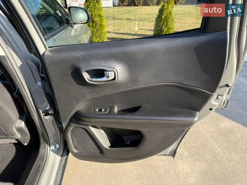 Внедорожник / Кроссовер Jeep Compass 2019 в Киеве