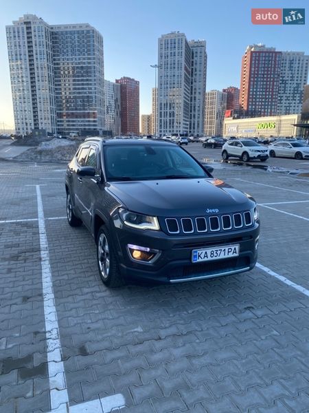 Внедорожник / Кроссовер Jeep Compass 2017 в Киеве