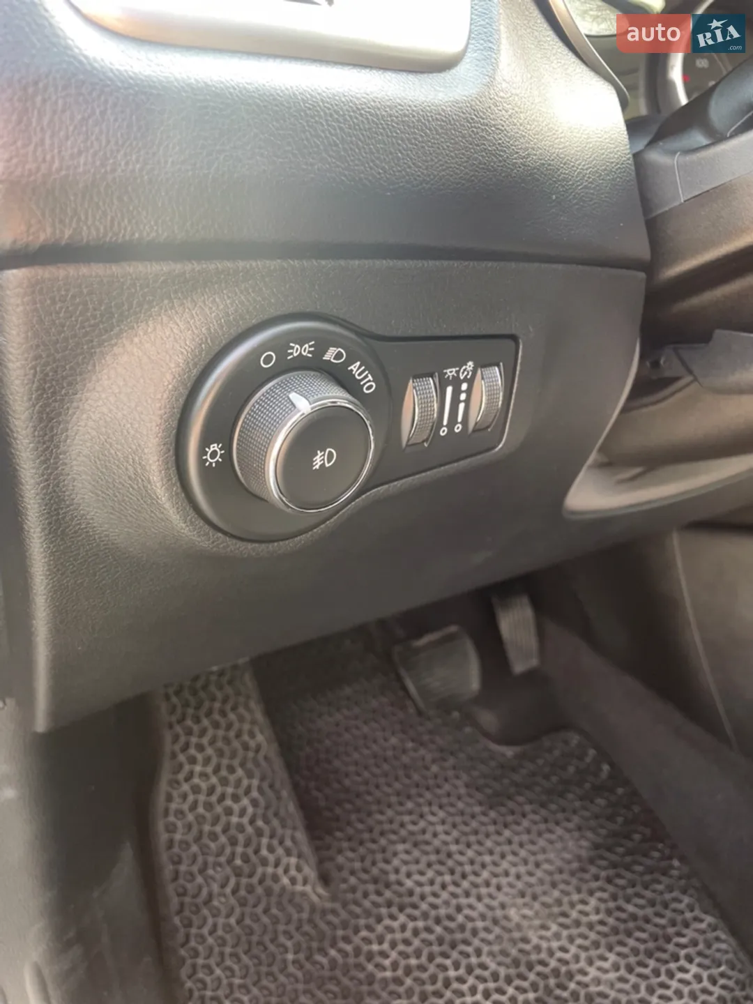 2018 Jeep Compass - мініатюра 18
